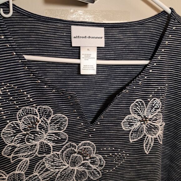 NEW Alfred Dunner Floral Embroidered Tunic Striped Size XL Gray / Indigo - Picture 6 of 9
